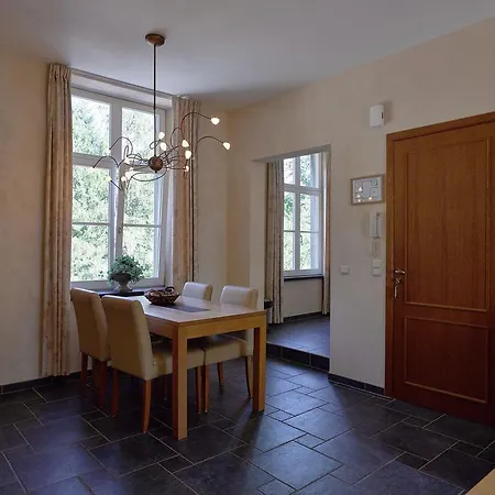 Modern Near Lake In דירה *