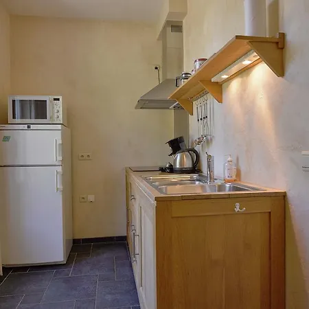 Modern Near Lake In * אייבלי